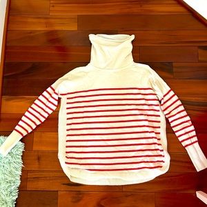 Vineyard vines Red and white striped Turtleneck